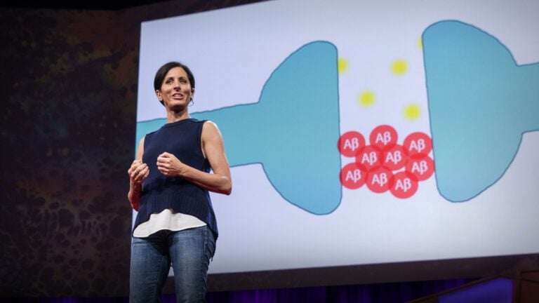 Lisa Genova lecturing on Alzheimer's