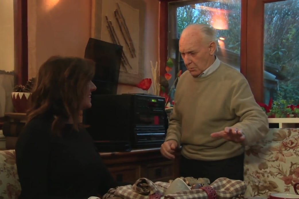 Lady Interviewing the Songaminute Man