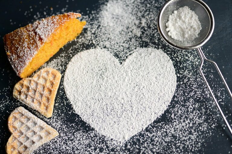 powdered sugar, sugar, heart