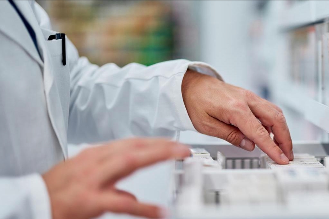Pharmacist getting Seroquel