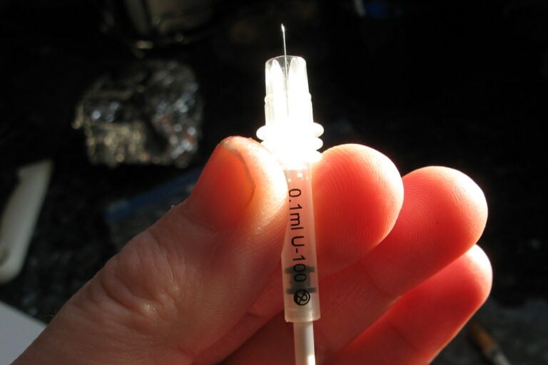 This needle holds 10 units of insulin