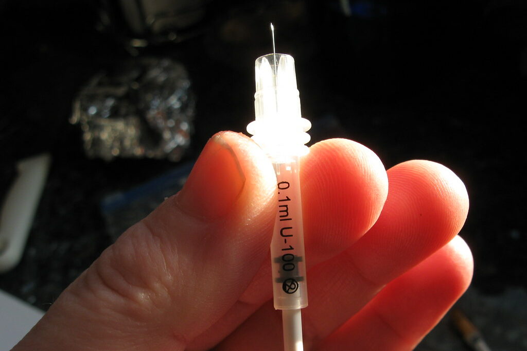 This needle holds 10 units of insulin